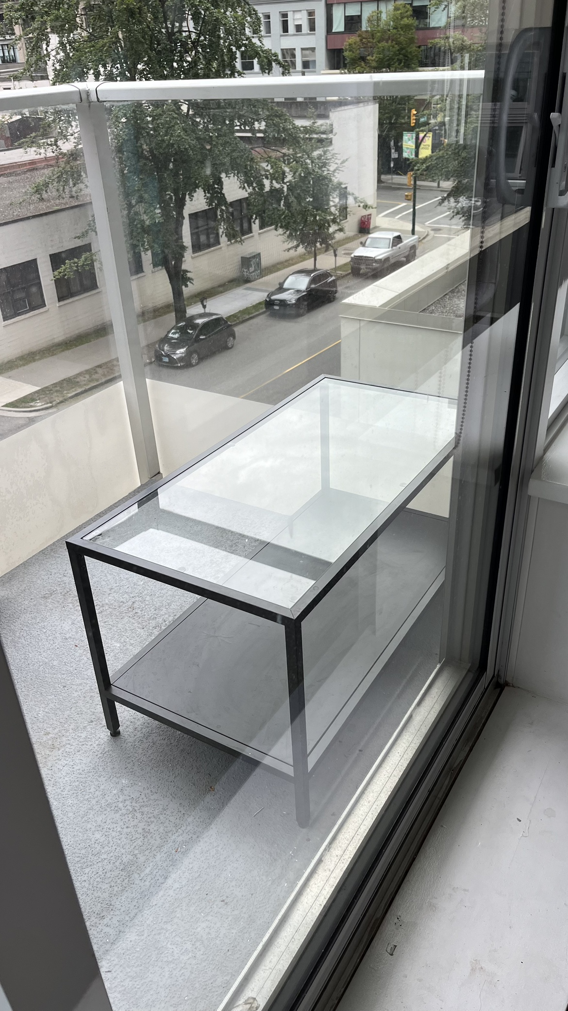 Glass table thumbnail