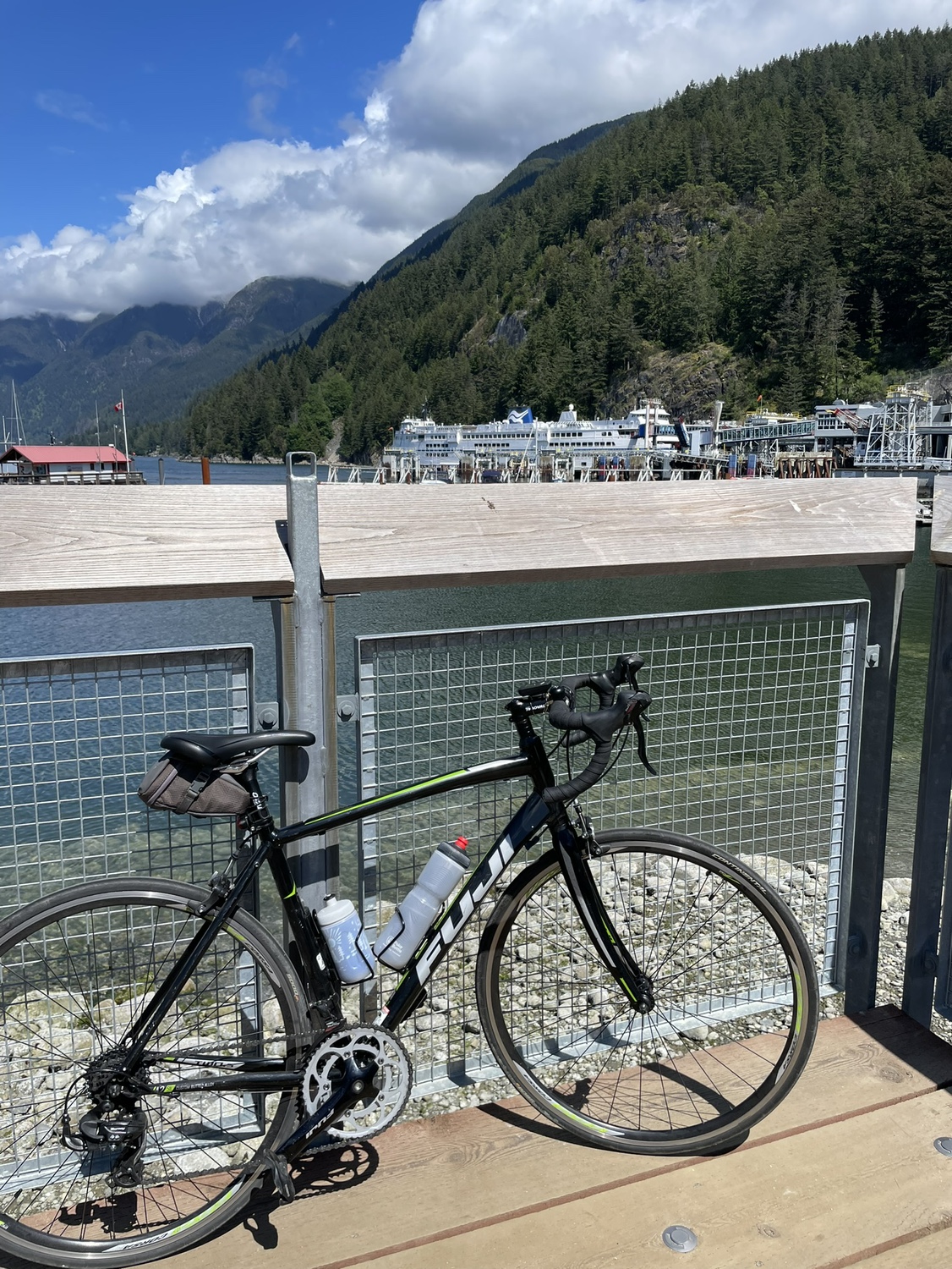 Fuji Sportif 2.5 Road Bike Serviced and new Conti tires - photo 3