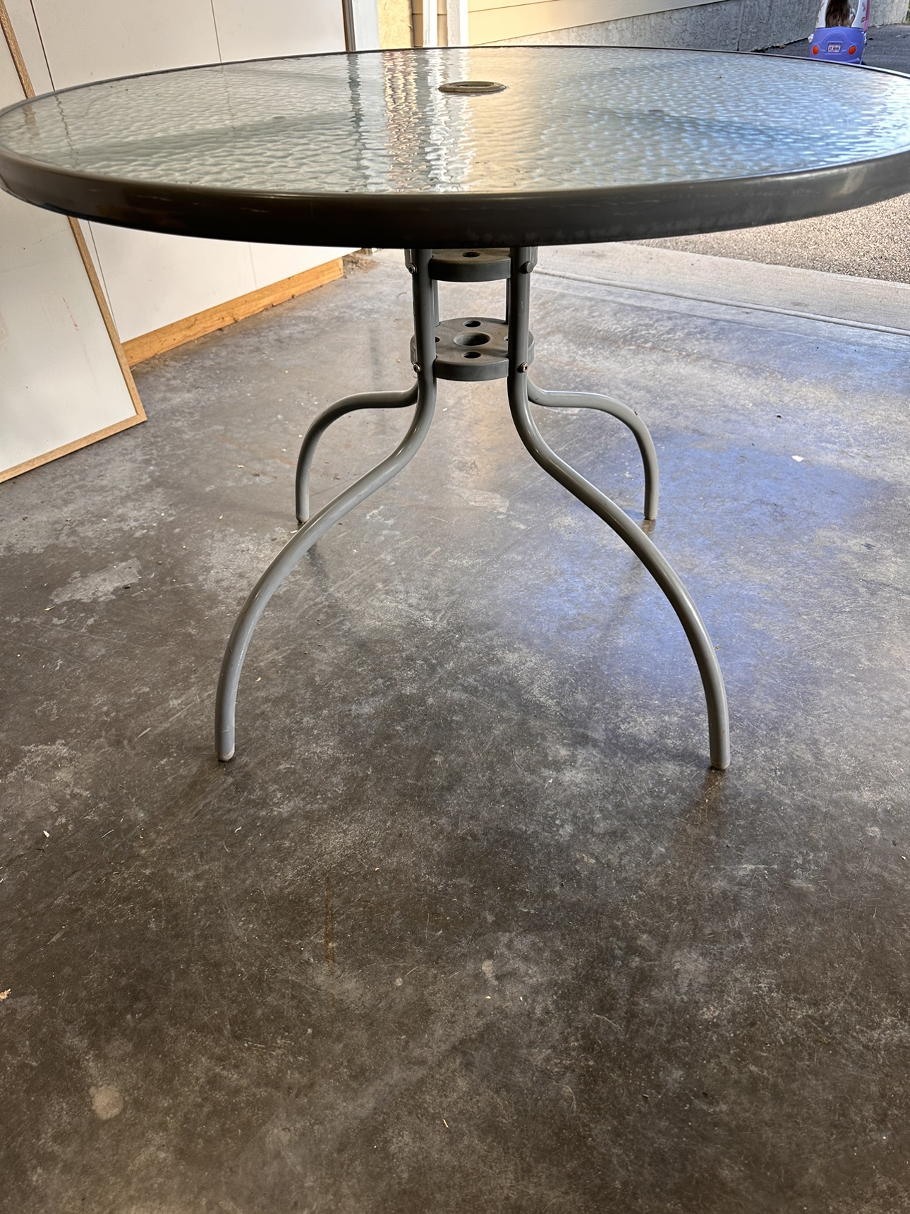 Round Glass Patio Table - photo 2