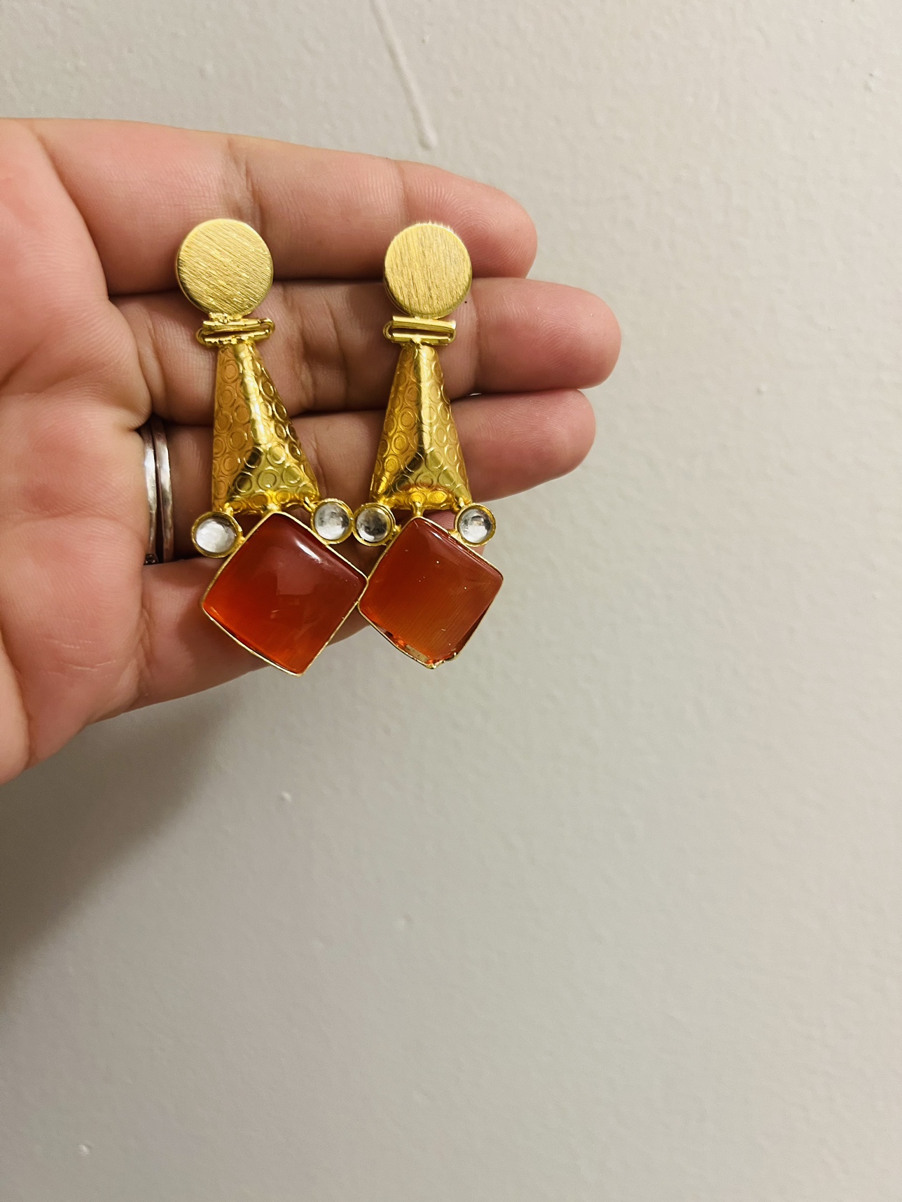 Earrings thumbnail