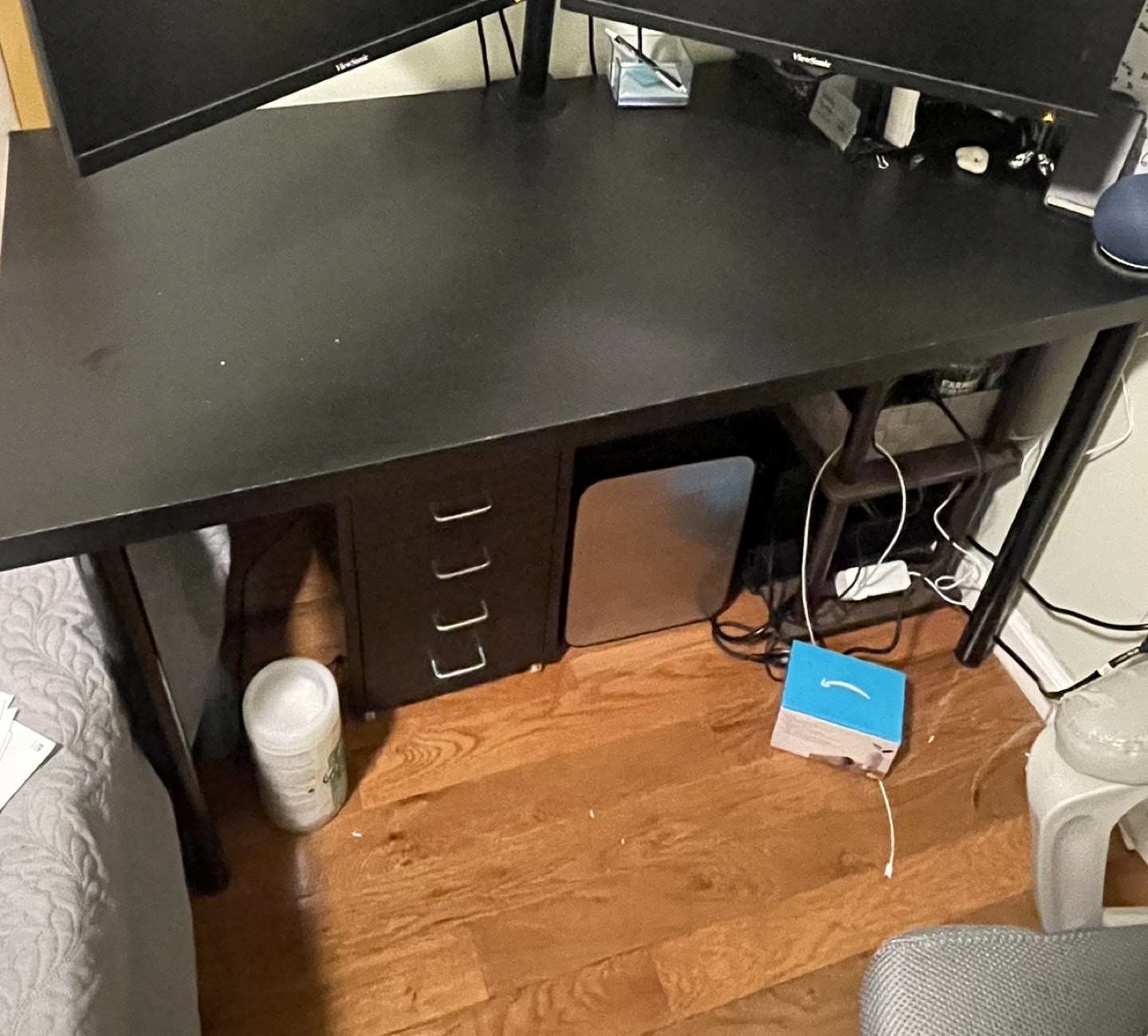 Table thumbnail
