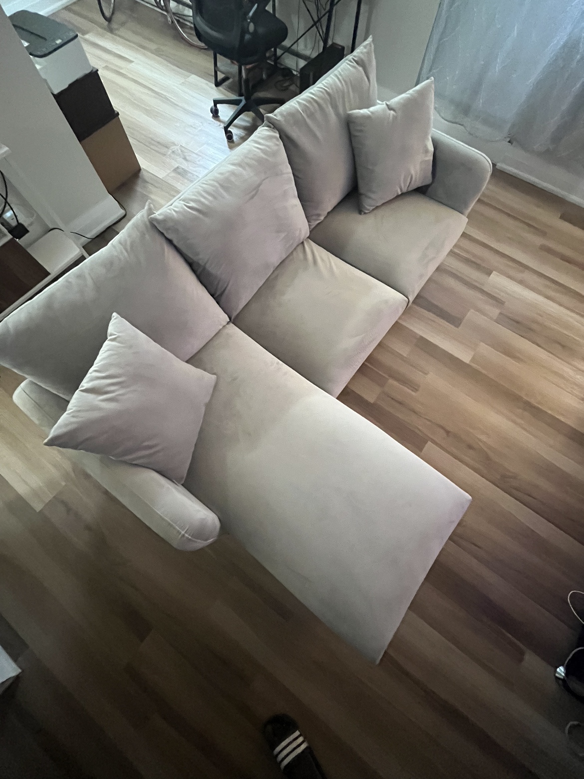 Reversible  Sectional Couch - photo 3