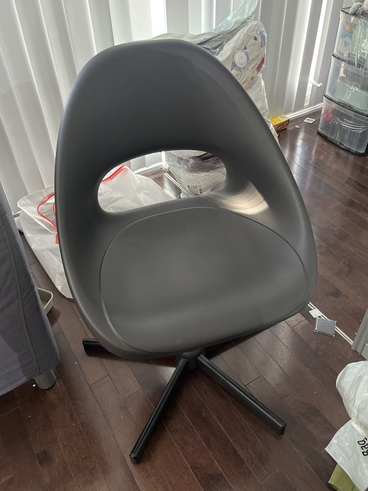 free black chair
