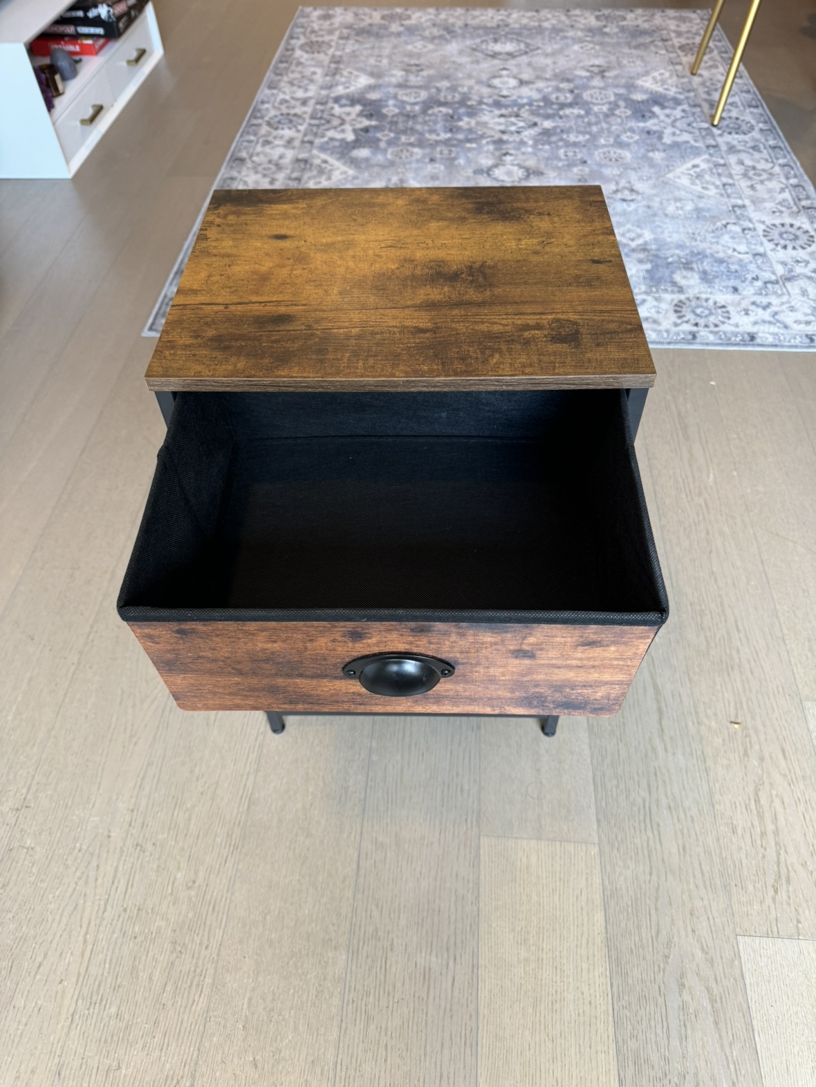 Cute nightstand - photo 2