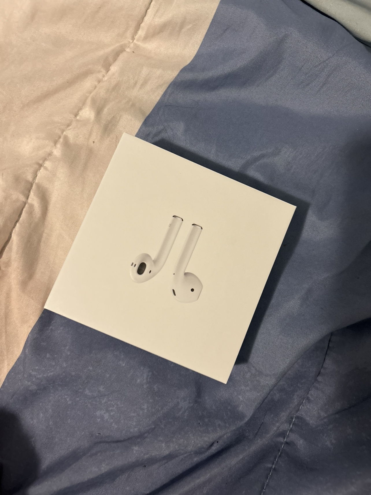 Apple 2nd generation AirPods - photo 2
