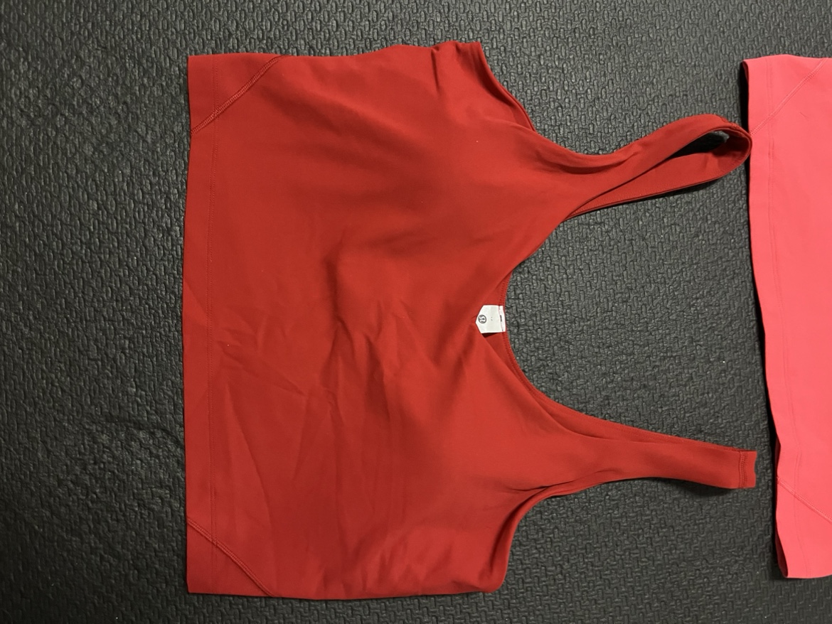 Lululemon yoga tank too - photo 4
