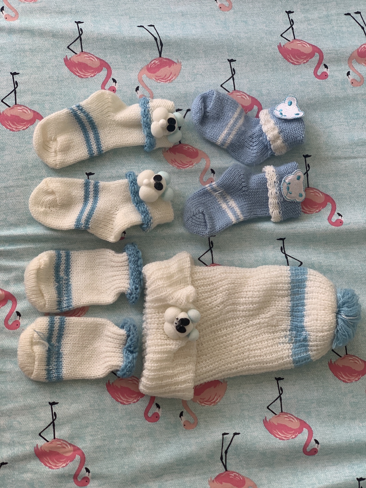 #freecycle Baby toddler cap, mitten, socks winter knitted set thumbnail
