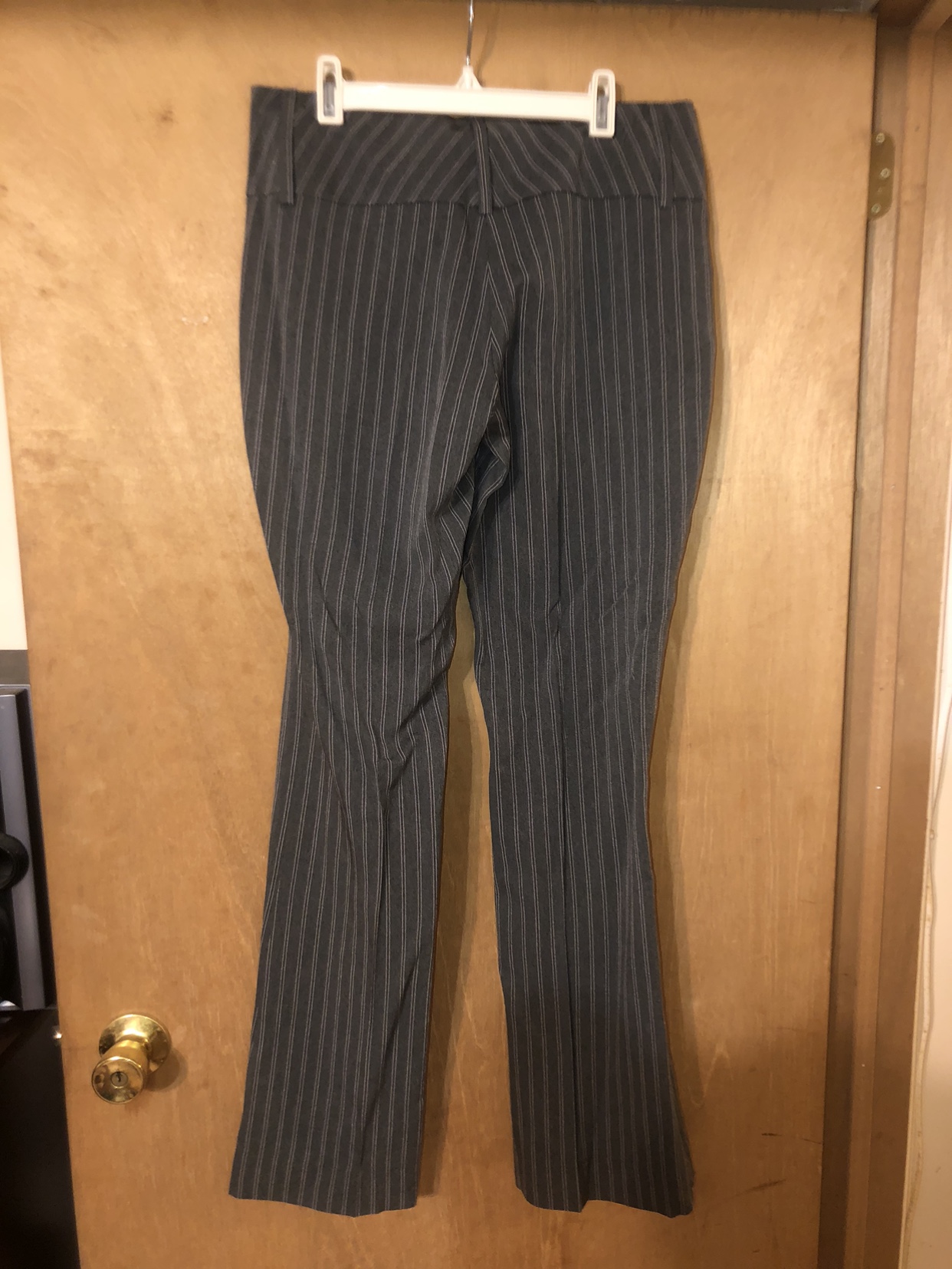 Low waisted business pants image indicator(3)