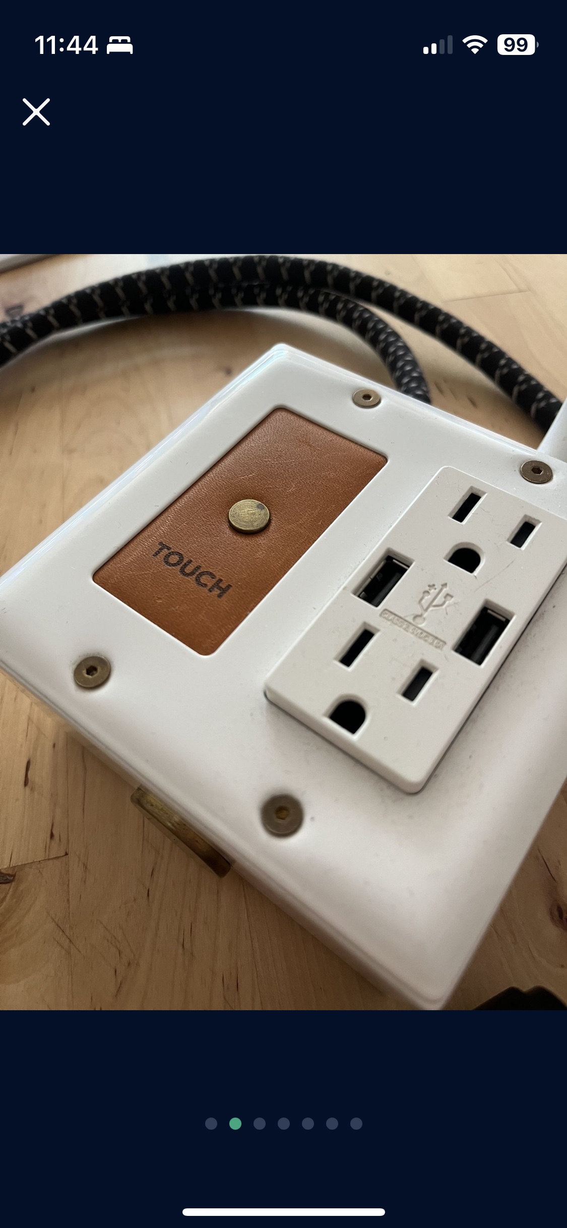 Bedside table lamp with a bulb image indicator(2)