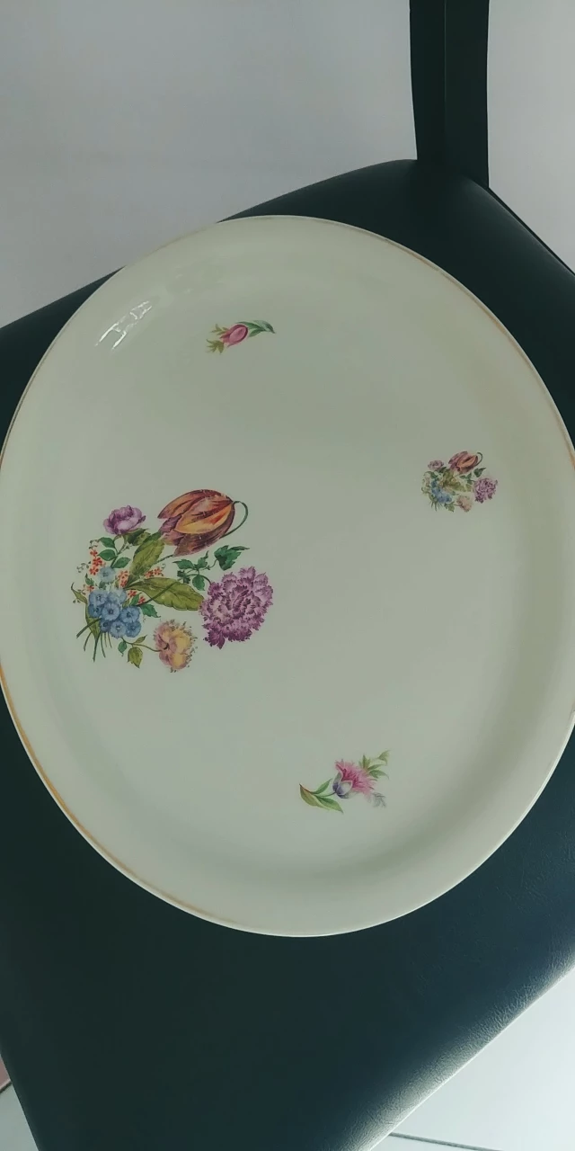 🧡 Oval Serving Dishes Elegant and Vintage from Europe image indicator(3)