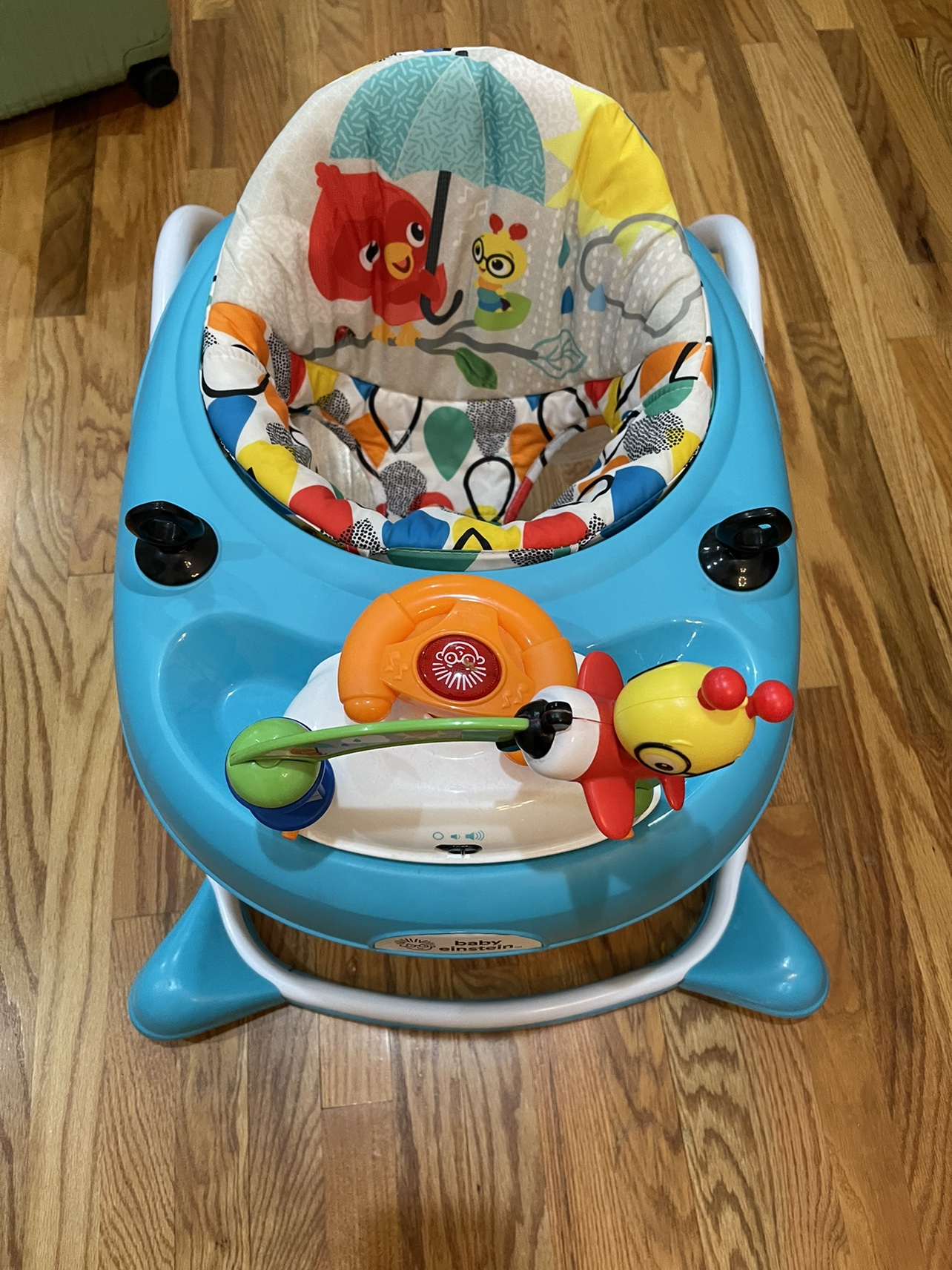 Baby walker with wheel and play