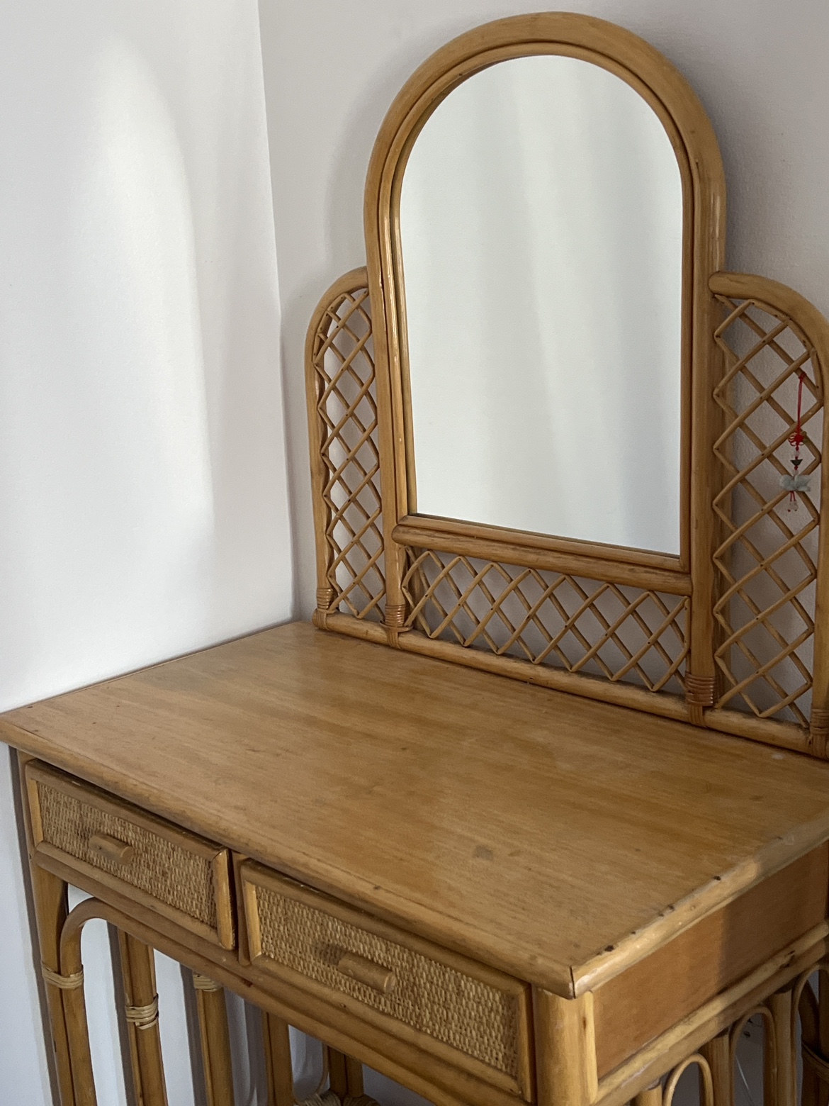 Rattan vanity table