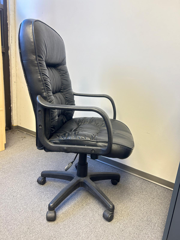 Office chair - photo 2