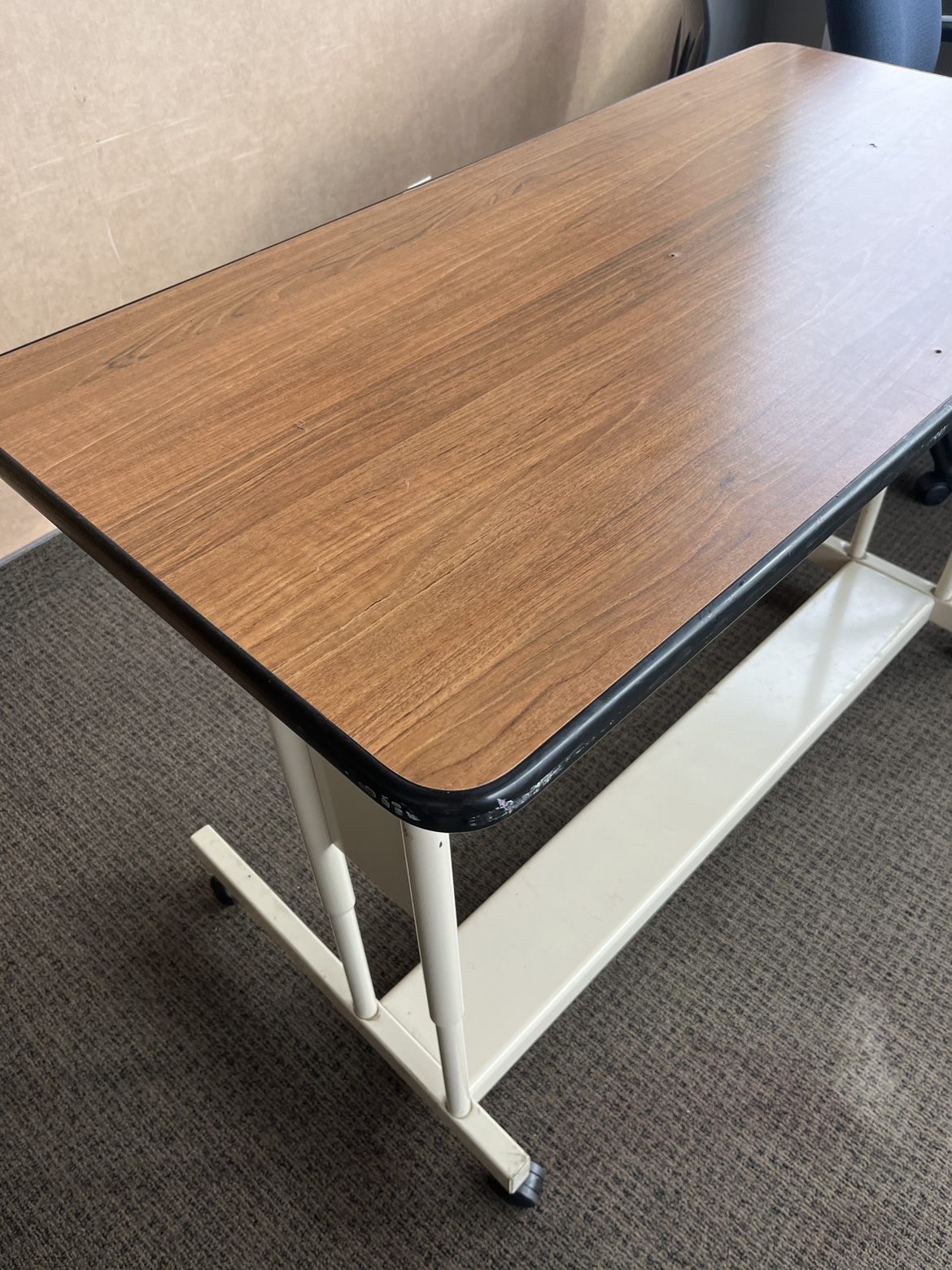 Office desk #freecycle image indicator(3)