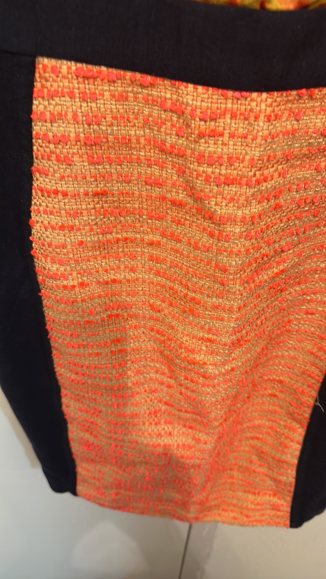 Beautiful vibrant dress - photo 2