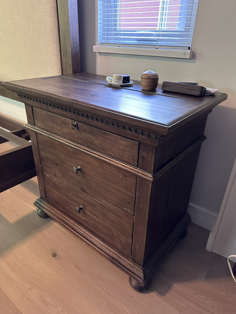 Restoration Hardware set of Two Bedside Tables - photo 2