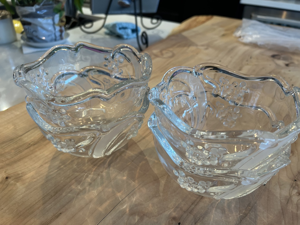 Set of 4 glass dessert bowls