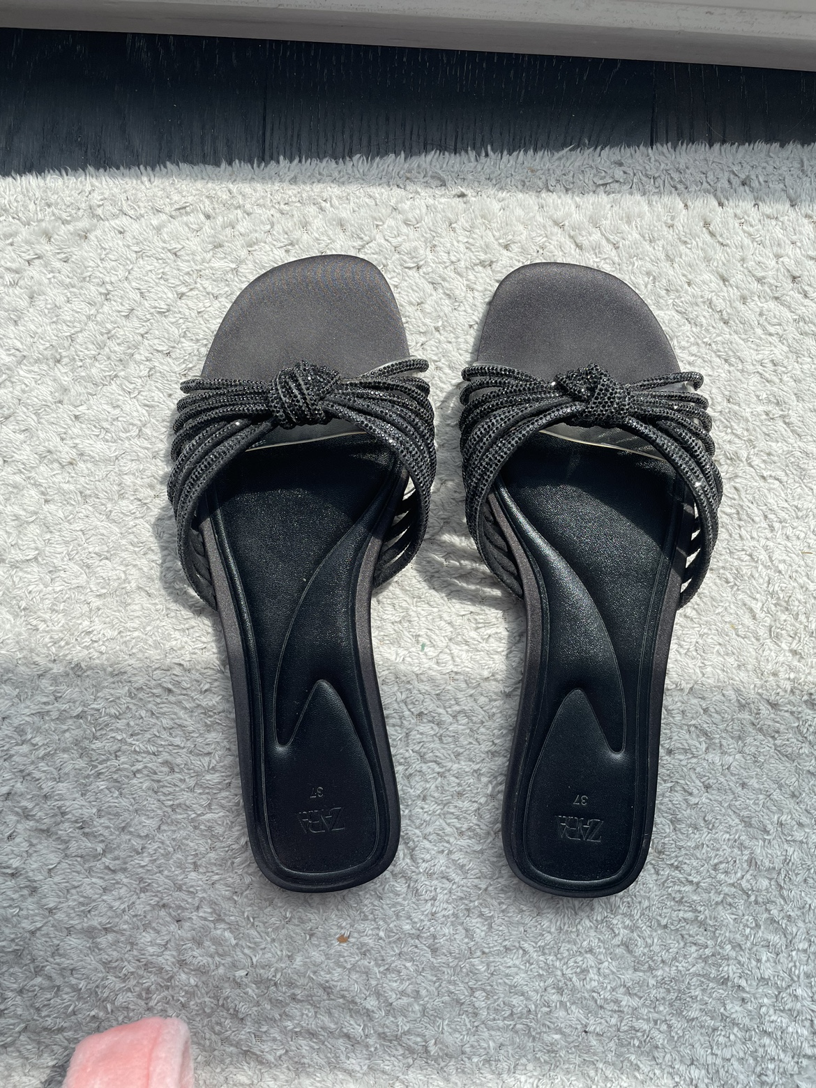 Zara flats image indicator(2)