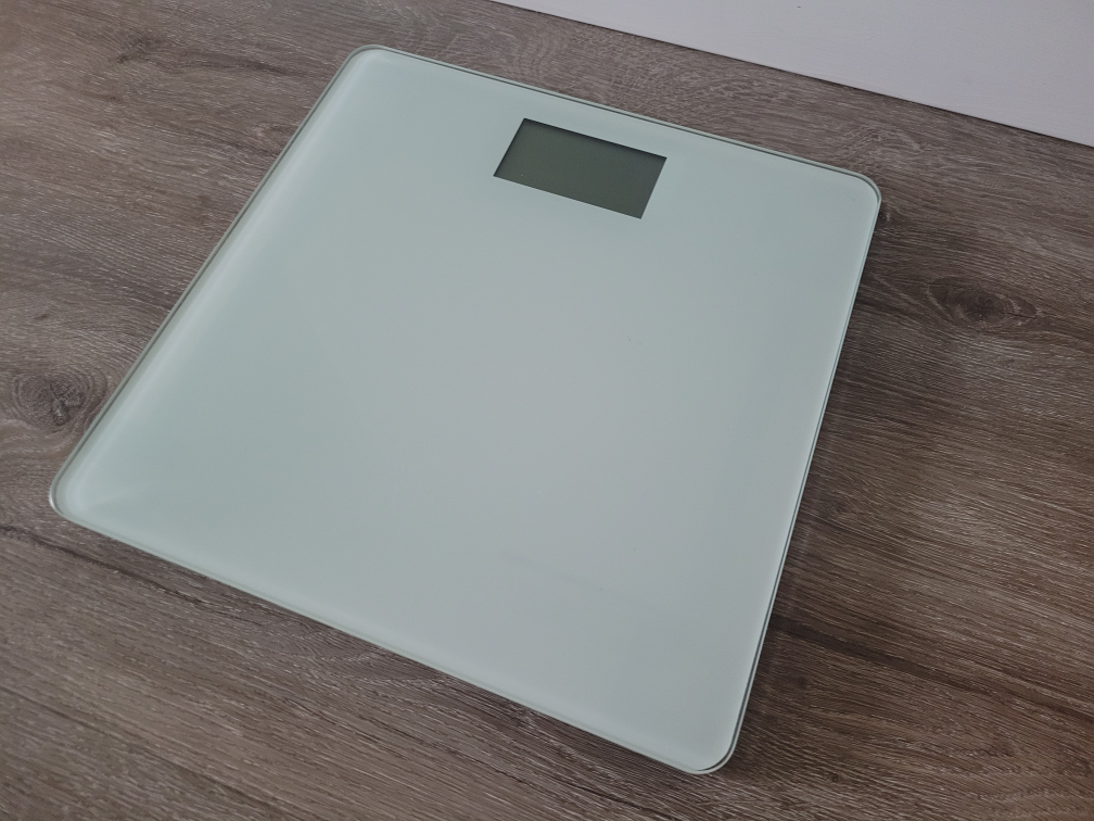 LCD Display Digital Glass Bathroom Scale, White-  #freecycle - photo 3