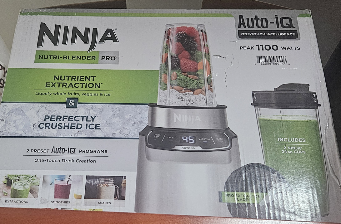 Ninja Pro 1100 watt blender - photo 2