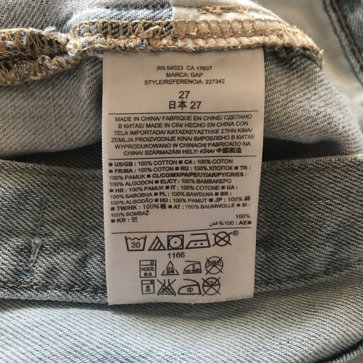 GAP Light-wash Mid-Rise Distressed Denim Jean Shorts Size 27 image indicator(6)