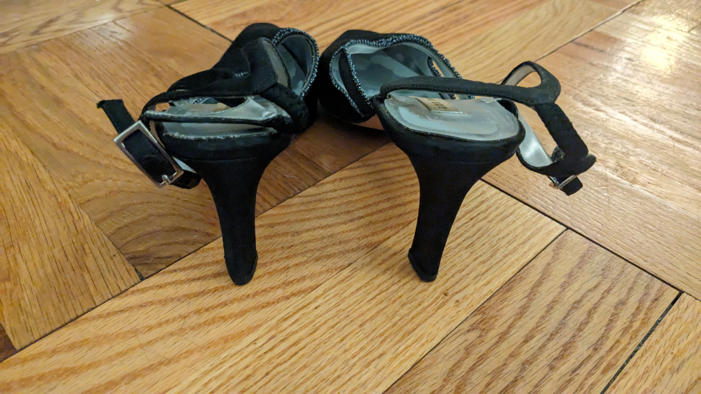Black satin evening shoes - photo 3