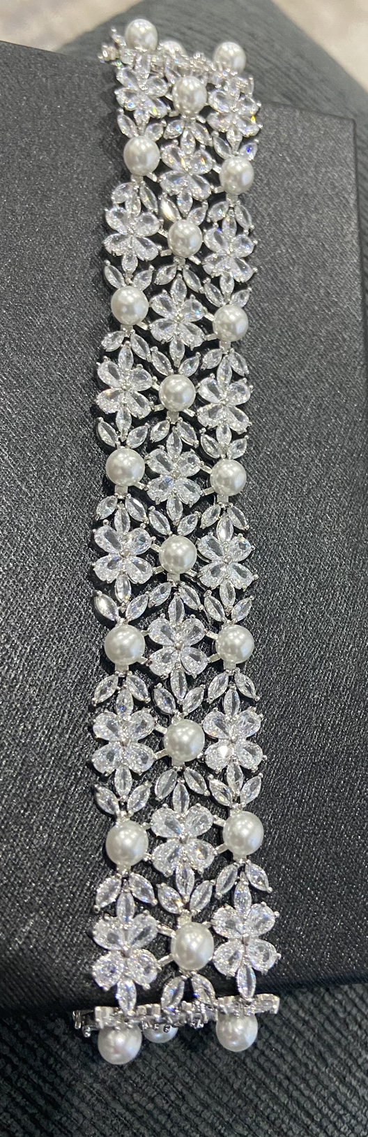 New white gold plated cubic zirconia bracelet image indicator(3)