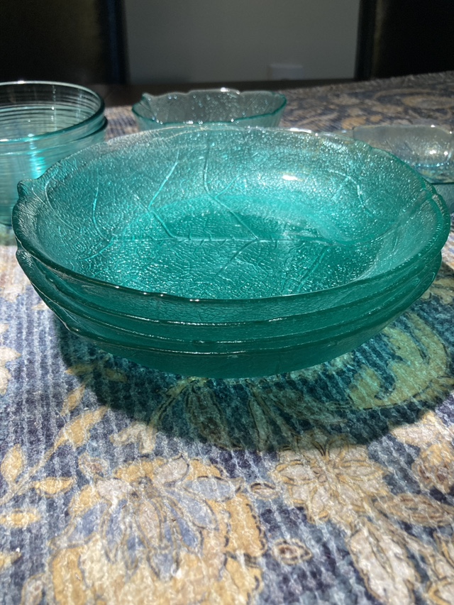 #freecycle Teal assortment of dishes image indicator(3)