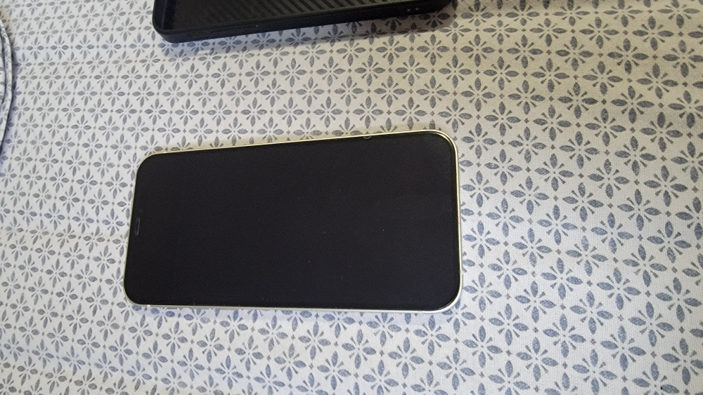 IPHONE 12 128 GB MINT CONDITION