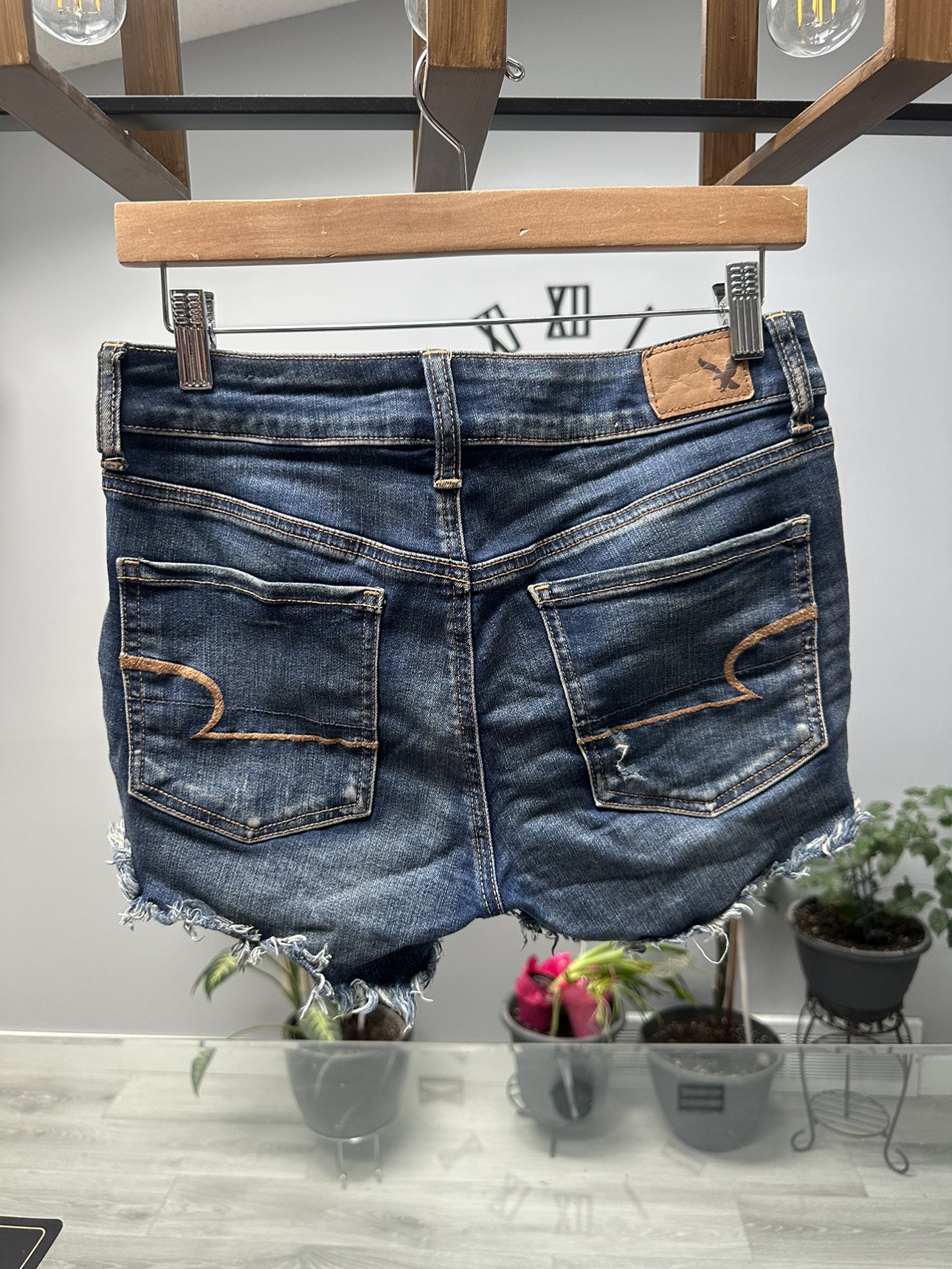 American Eagle - Blue Ripped Jean Shorts image indicator(6)