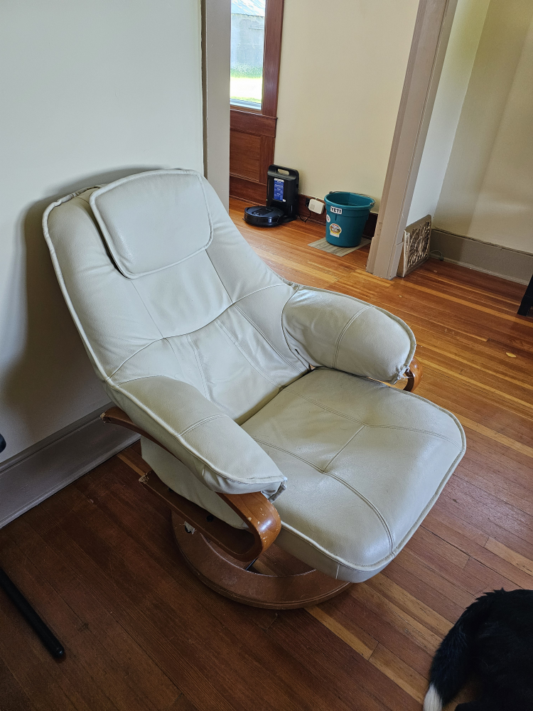 office chair - photo 3