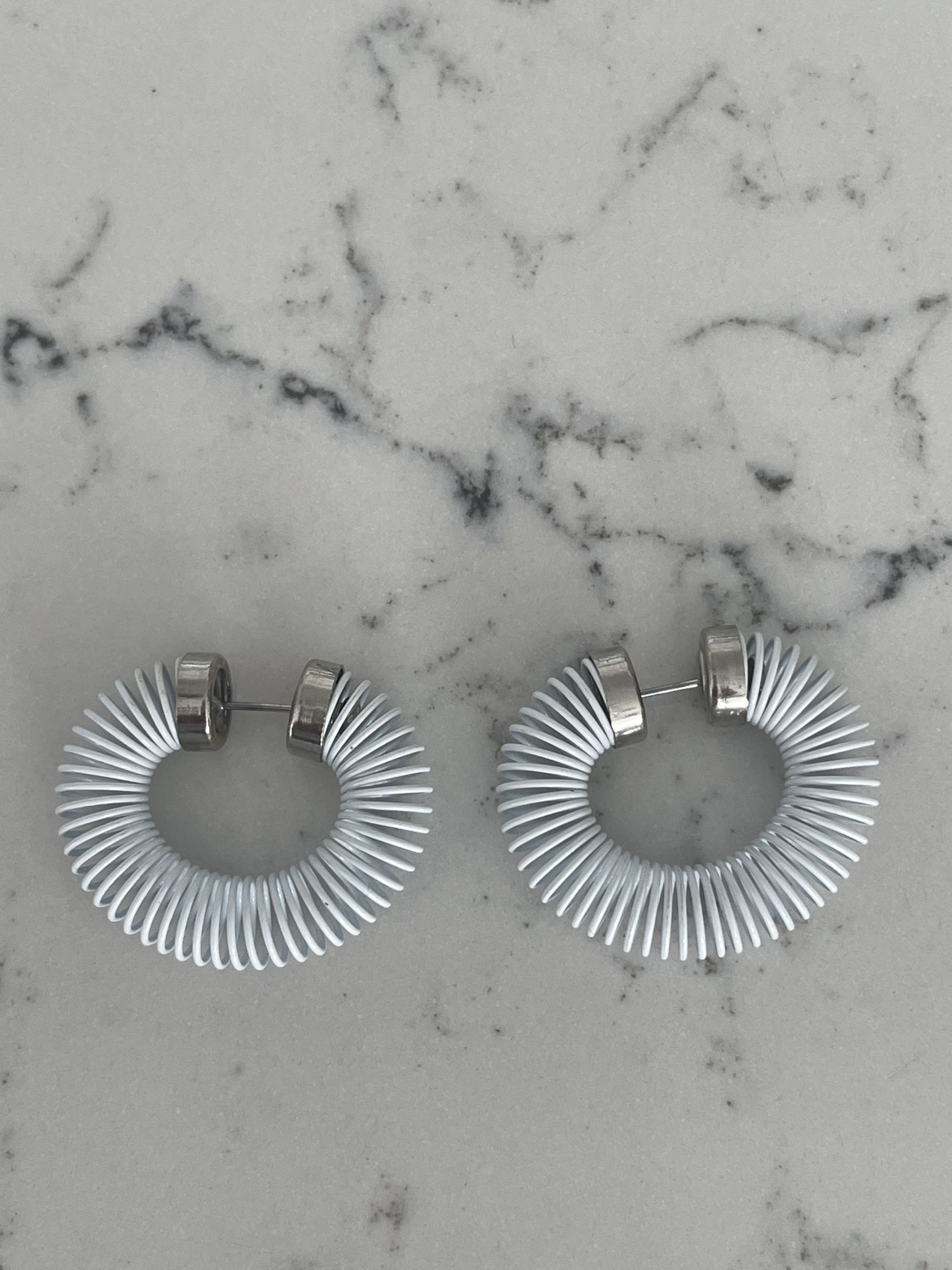 Stretchy wired hoops - photo 3