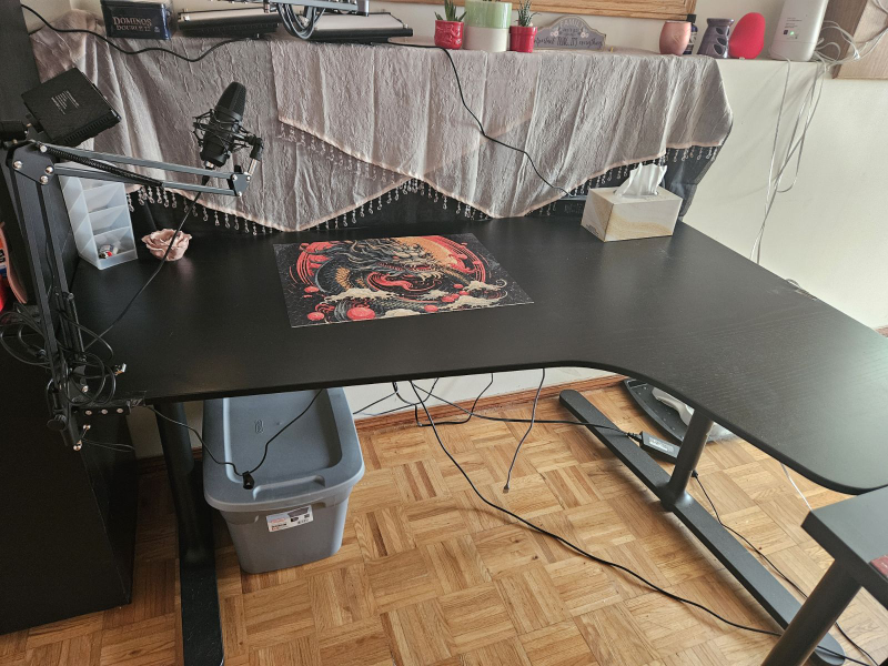 Bekant Corner Desk