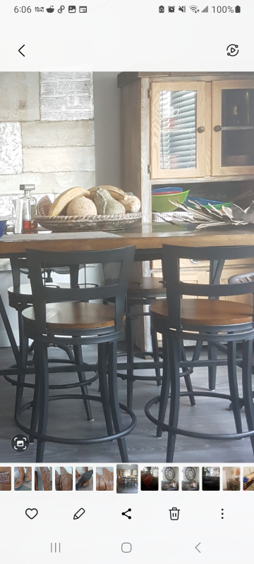 Dining table w/4 stool chairs