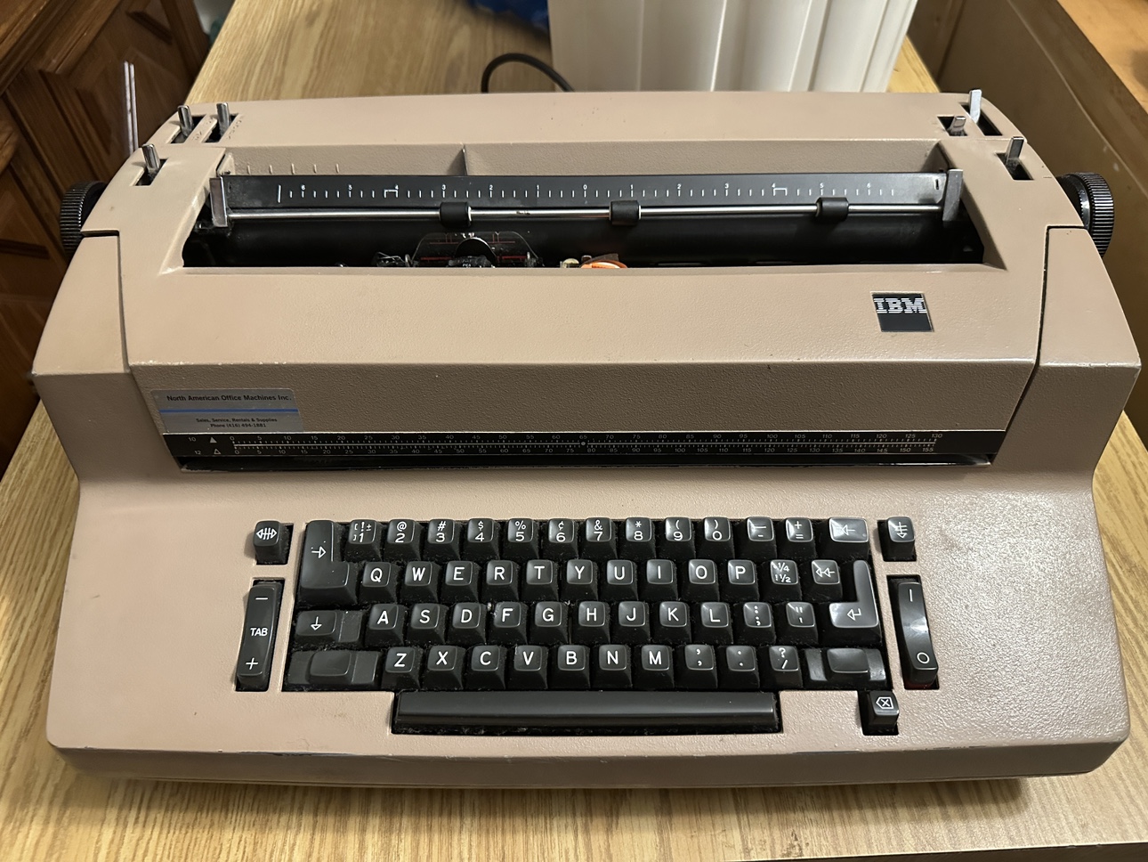 Vintage IBM electric typewriter image indicator(2)