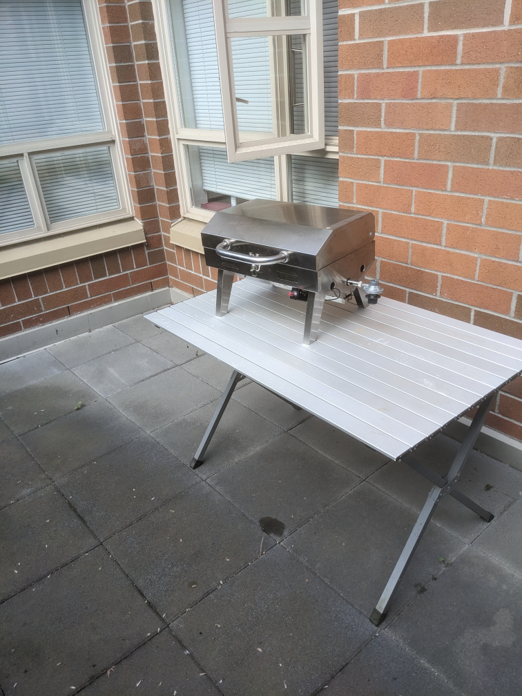 table and bbq - photo 2