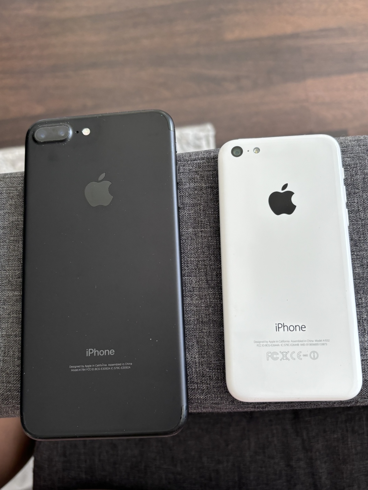 Old models iPhone devices for two - photo 3