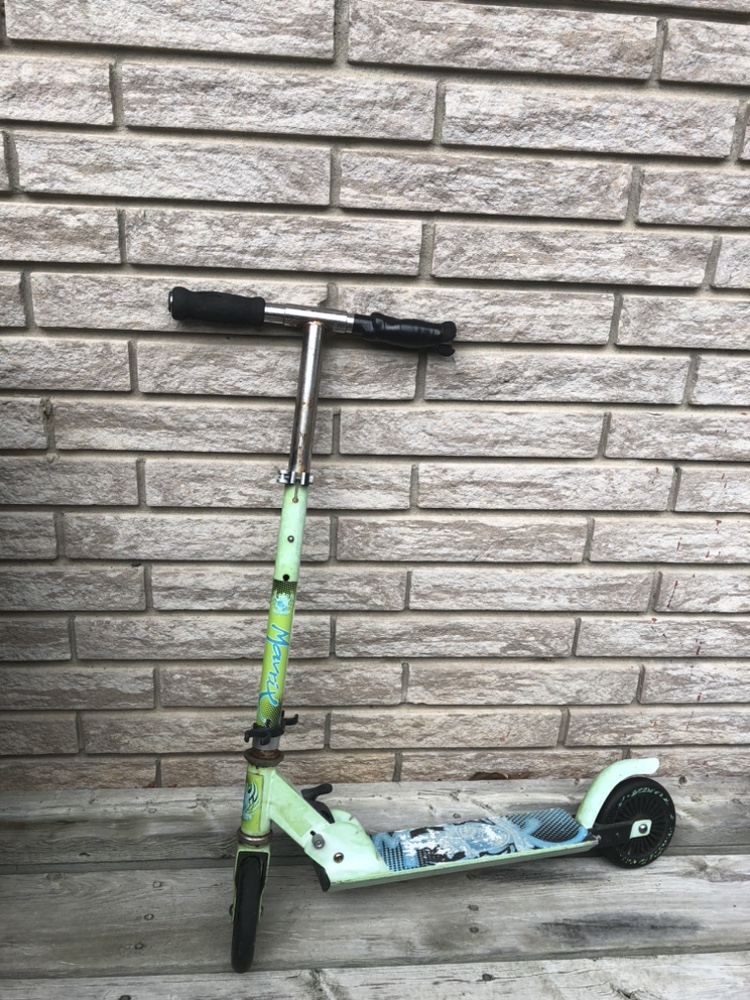 Kid’s scooter