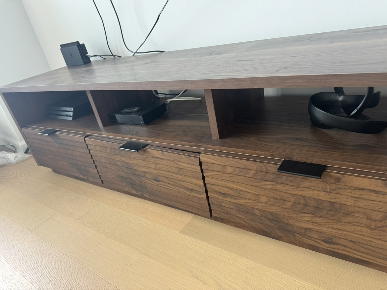 Posner TV stand  70.98” - photo 2