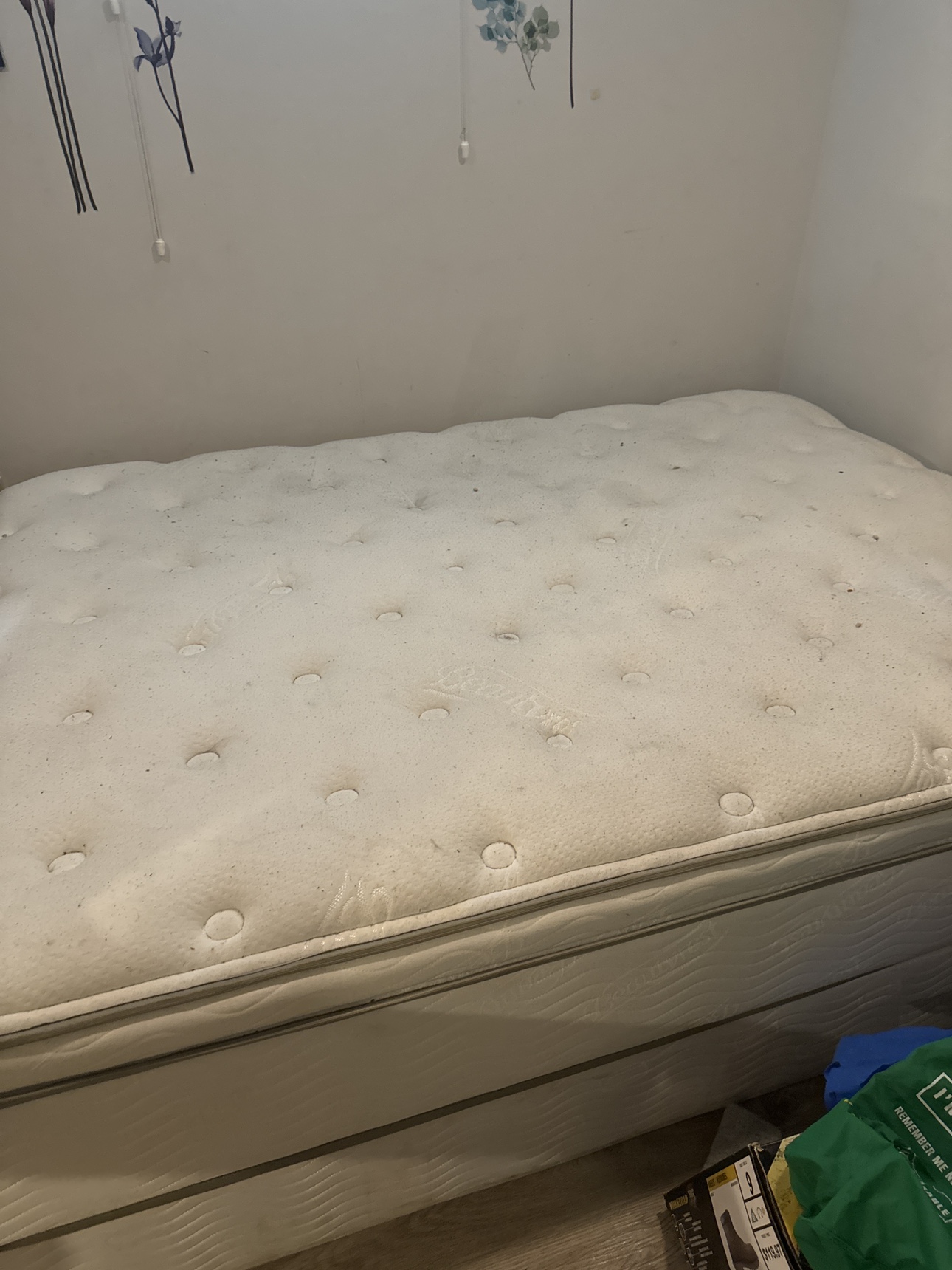 Queen size bed