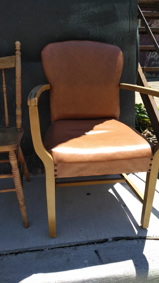 three chairs - photo 4