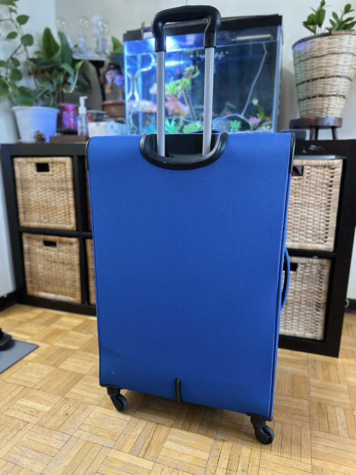 Large Blue 4 Wheeler Lightweight Check In Luggage - photo 4