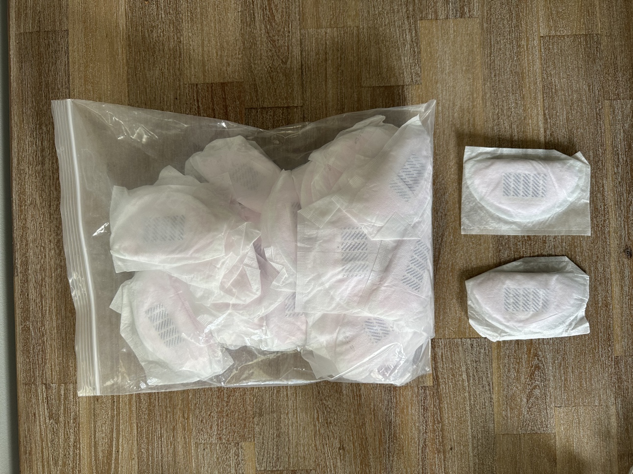 Lansinoh double electric pump and accessories - photo 3