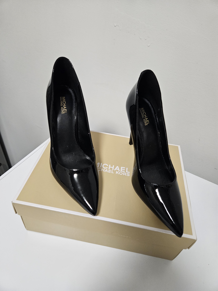 Michael Kors image indicator(6)