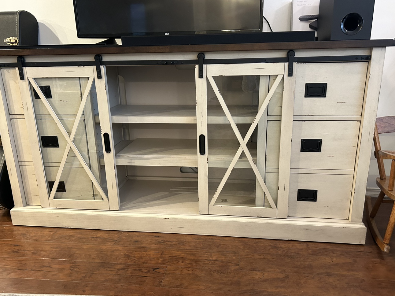 Hutch/Cabinet - photo 3