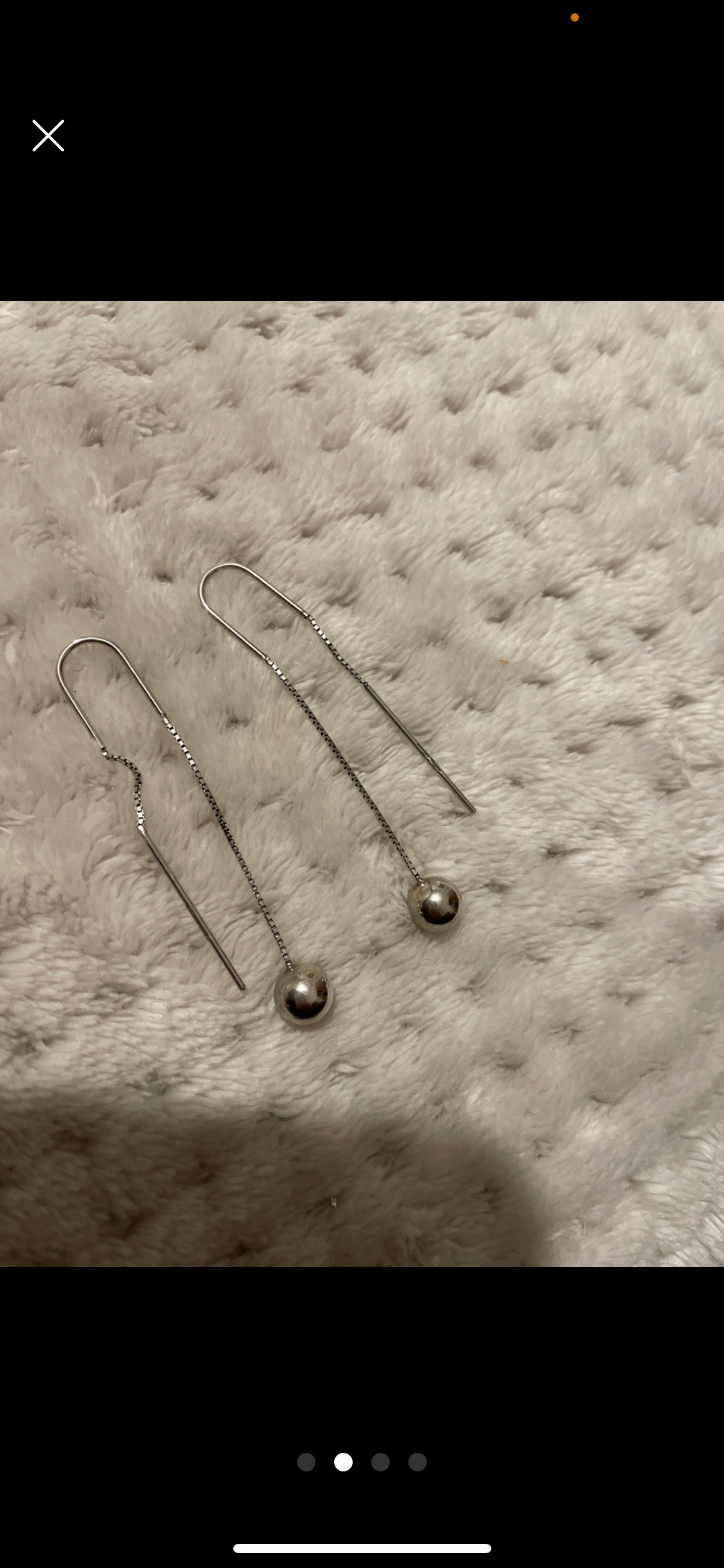 Silver earrings image indicator(2)