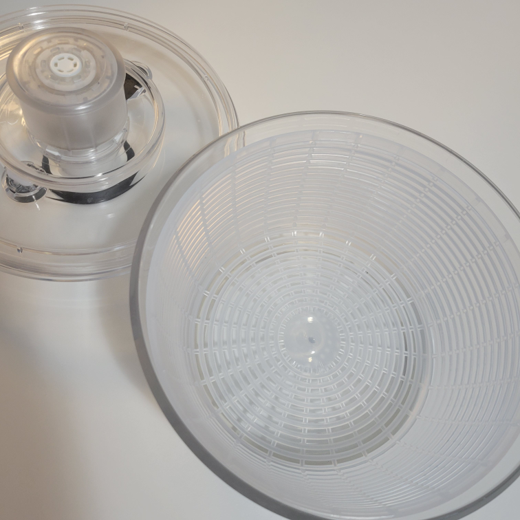 OXO Salad Spinner image indicator(2)
