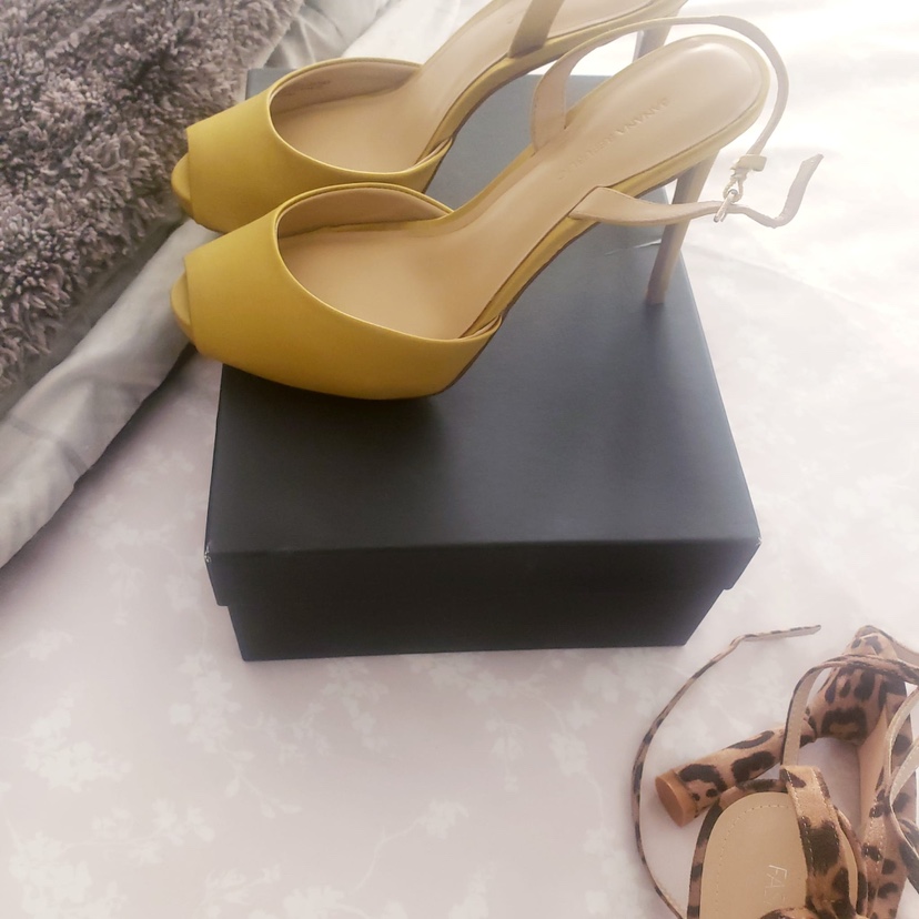 Mustard Heels thumbnail