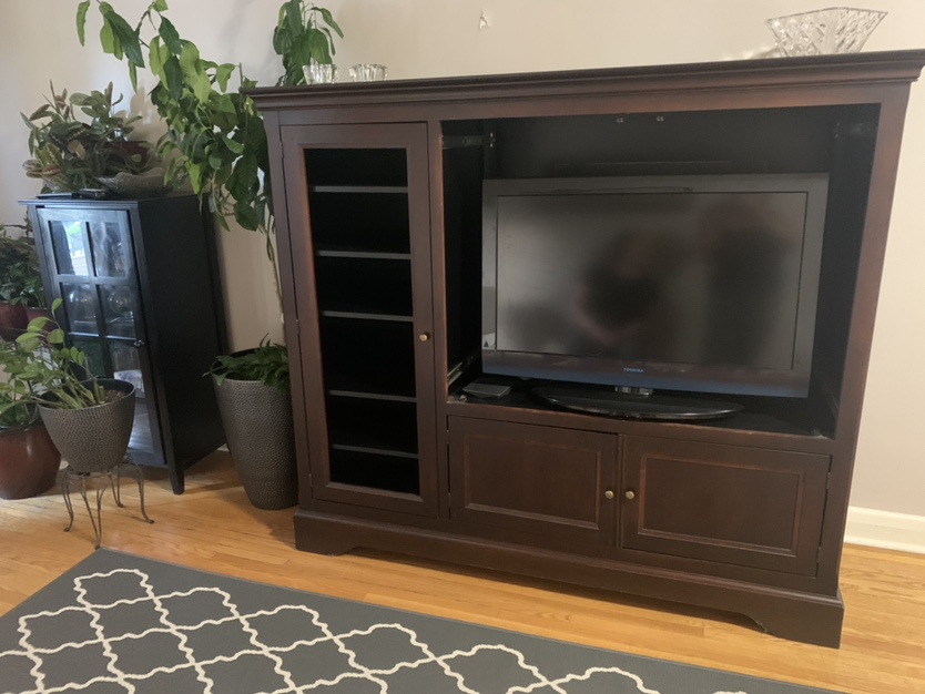 Solid wood Entertainment Unit image indicator(4)