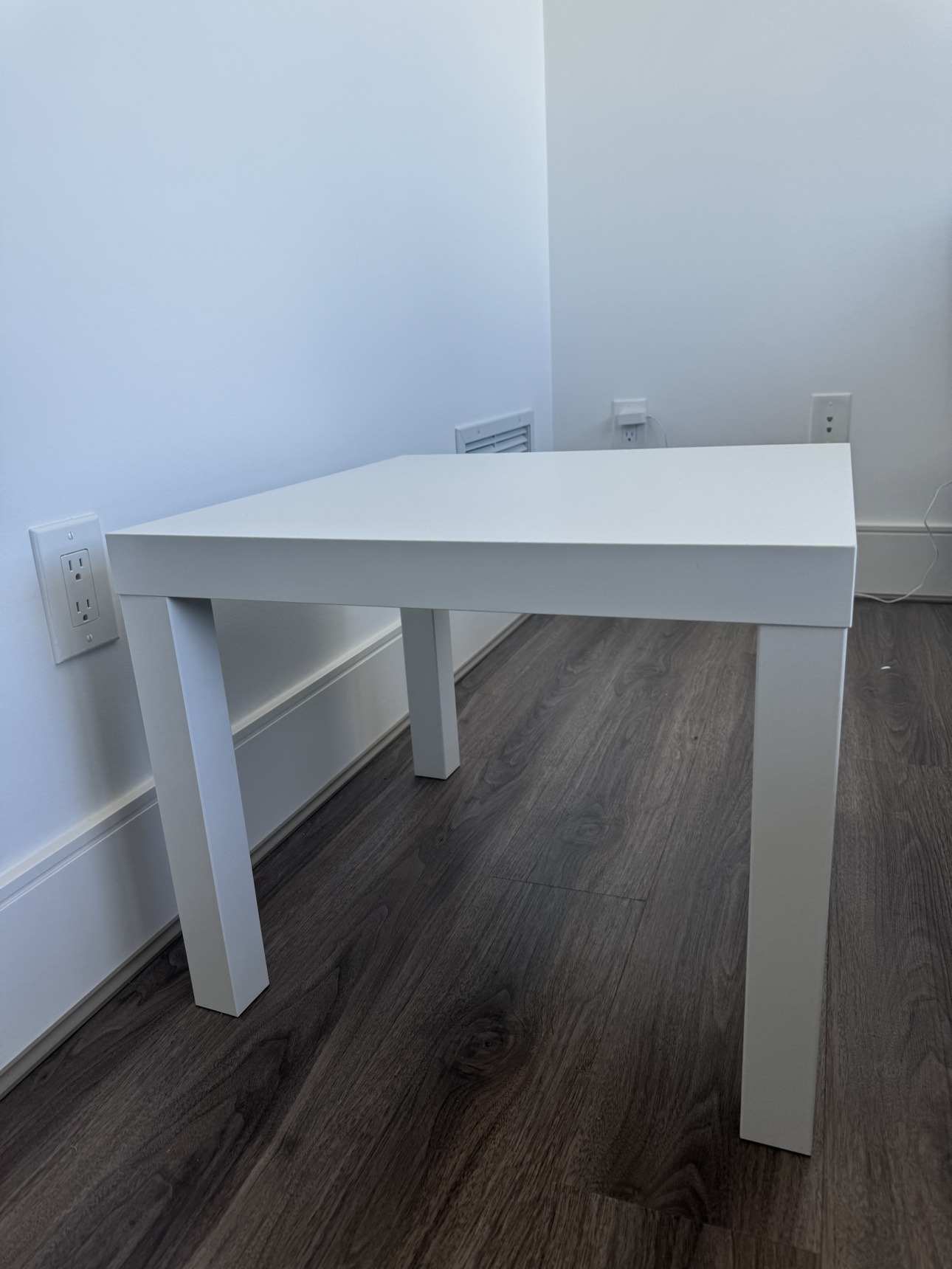 Moving out sale - ikea lack table - photo 2